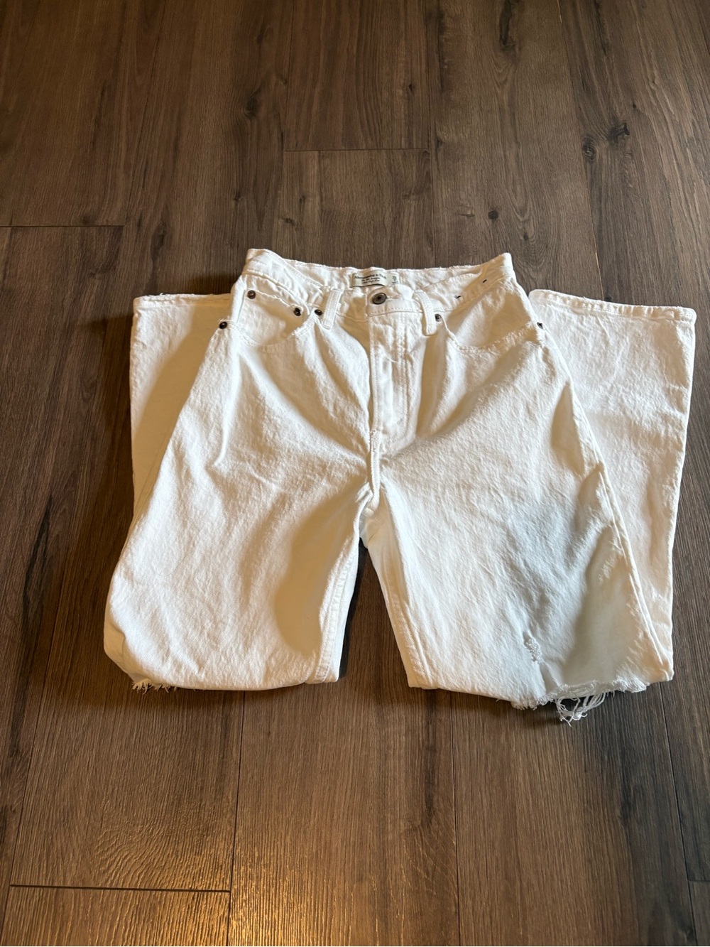 Abercrombie & Fitch White 90’s straight ultra high rise size 2 jeans distressed